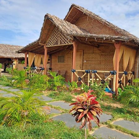 Отель Hampi Rasta Cafe Экстерьер фото