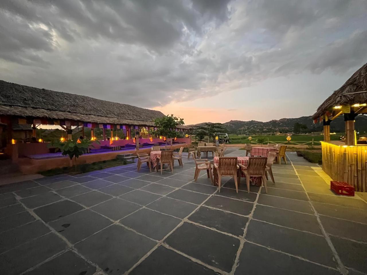 Отель Hampi Rasta Cafe Экстерьер фото