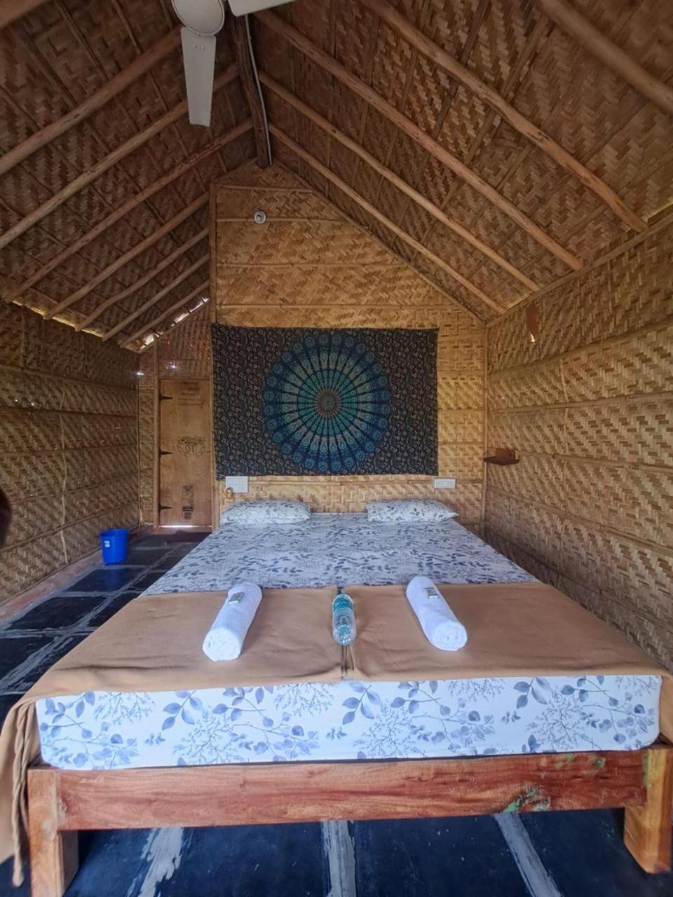 Отель Hampi Rasta Cafe Экстерьер фото