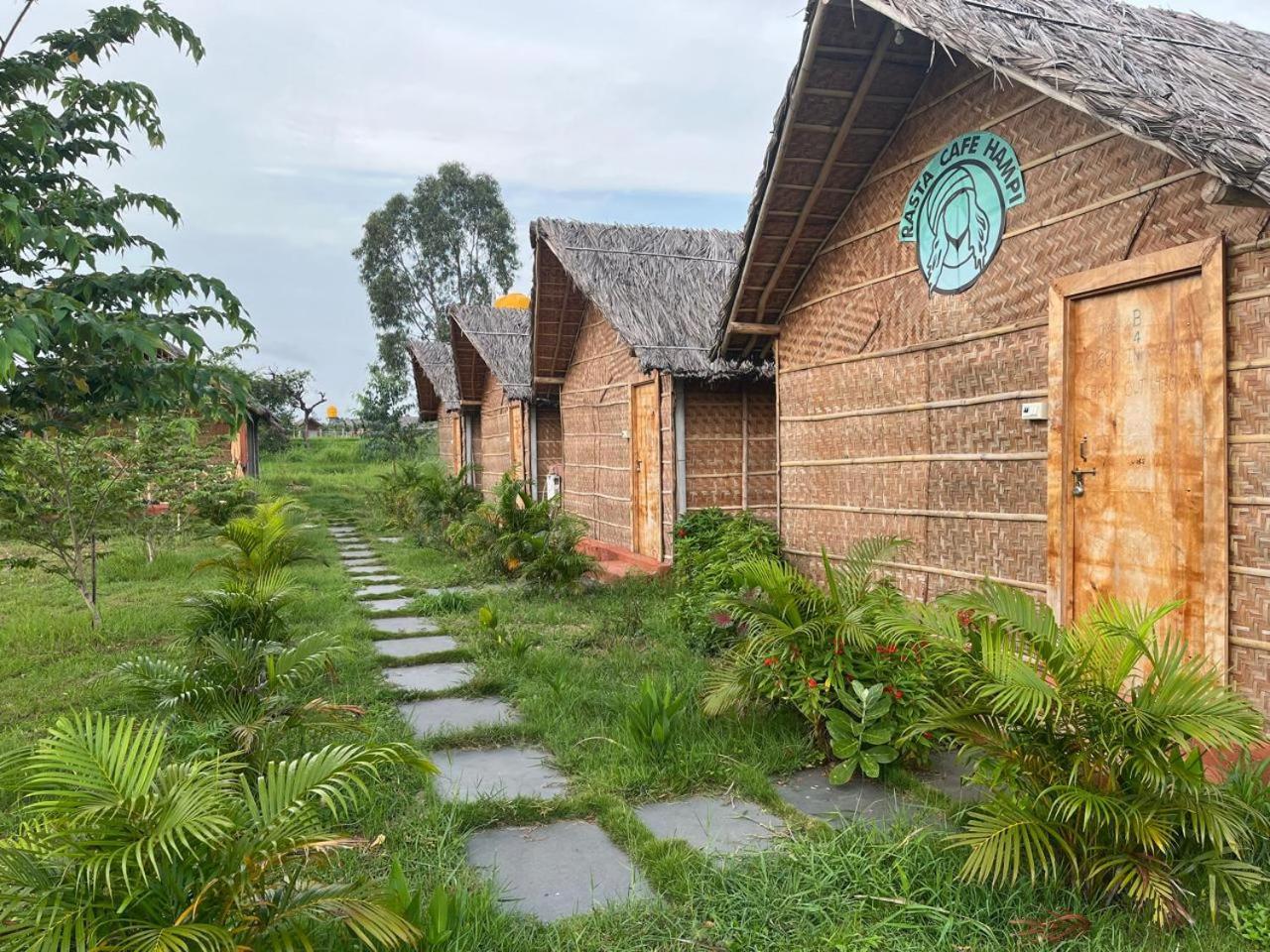 Отель Hampi Rasta Cafe Экстерьер фото